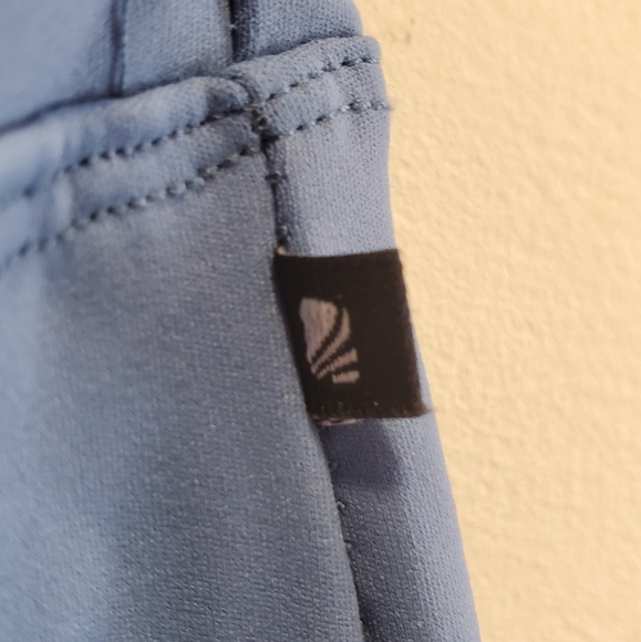 ☆3/35$ | MARIKA | Blue Cropped Active Leggings in Size Medium - Picture 4 of 6